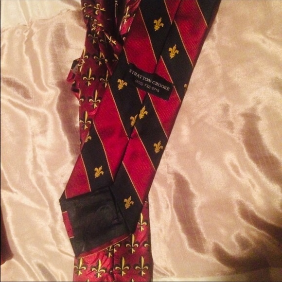 2️⃣ Fleur De Lee Tie - Picture 3 of 5